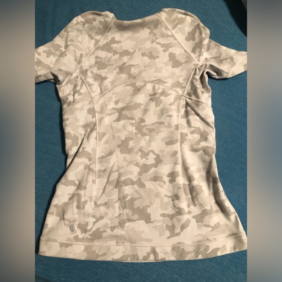 Lululemon gray camouflage sweatshirt - Picture 8 of 8